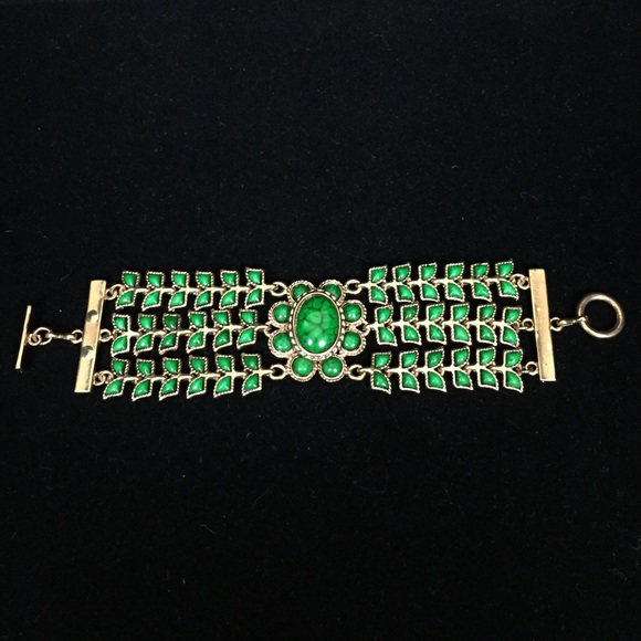 Amrita Singh Green Cabochon Toggle Bracelet