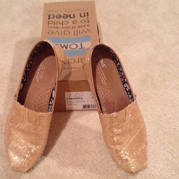 TOMS Shoes - TOMS ' Excellent Condition GOLD GLITTER FLATS