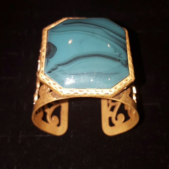 Antique gold bangle with turquoise stone