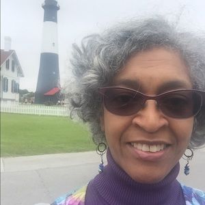 Meet your Posher, Lorraine