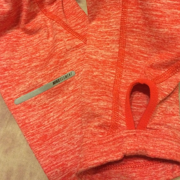 Nike dri-fit 1/4 zipper pullover - Picture 2 of 3