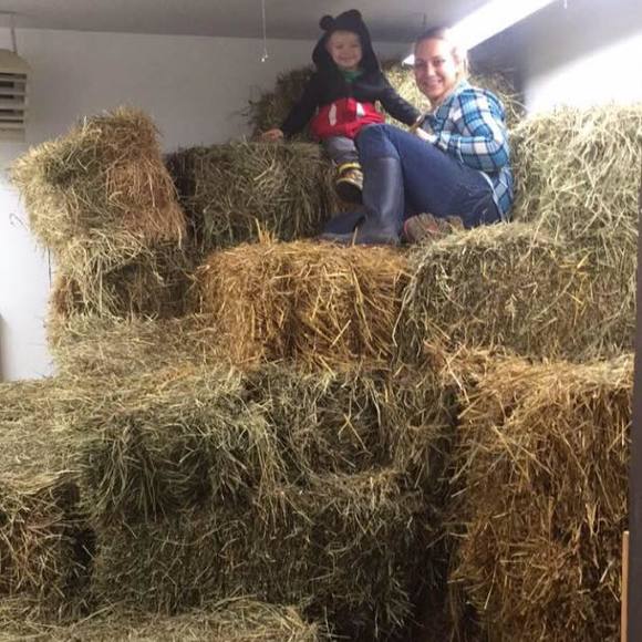 Meet your Posher, Manda - Picture 1 of 1