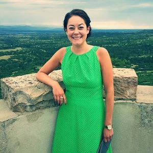 Meet your Posher, Emi