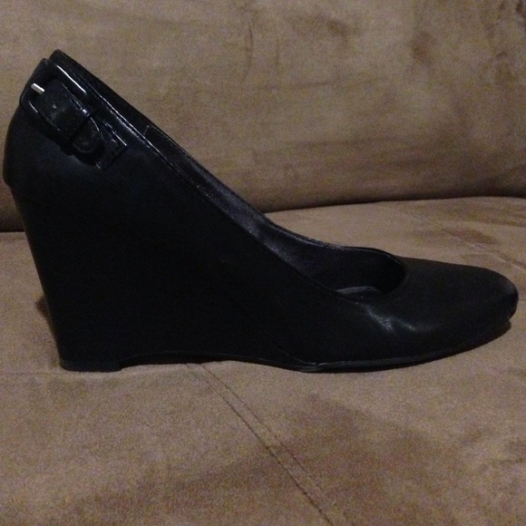 Wedge closed toe shoes !