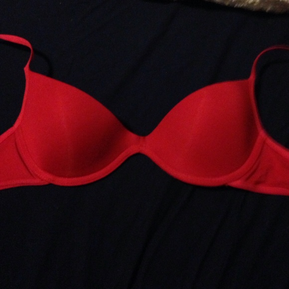 Red Bra 32B