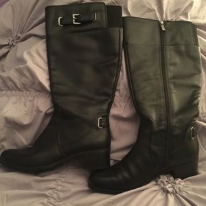 Bandolino Black Leather Boots