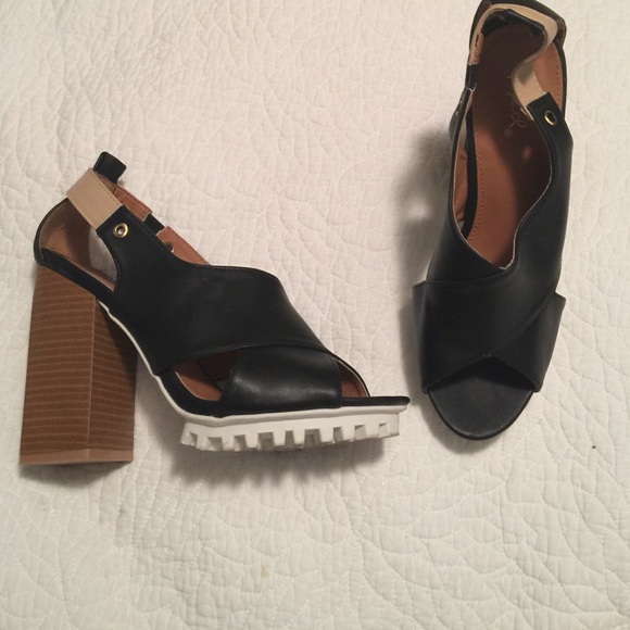 Black thick heel pumps