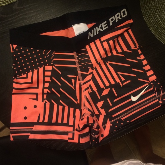 Brand new Nike pro shorts✨