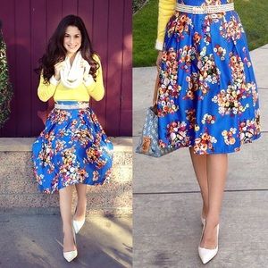 HOST PICK🎉 Floral Blue Skirt💙