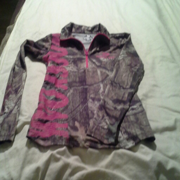 Fitted under armour type mossy oak long sleeve top