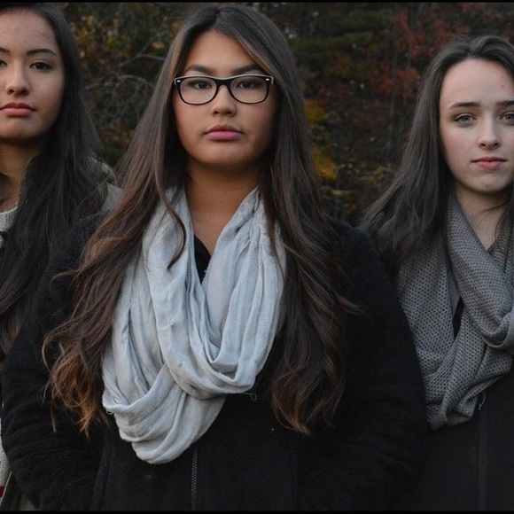 Meet your Posher, Melia - Picture 1 of 1