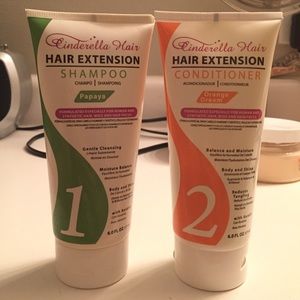 Shampoo & conditioner for hair extensions