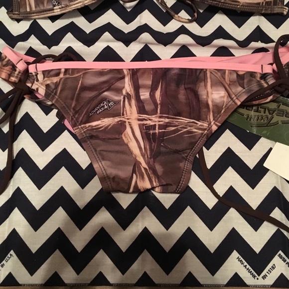 Real tree bikini - Picture 2 of 3