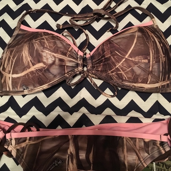 Real tree bikini - Picture 3 of 3