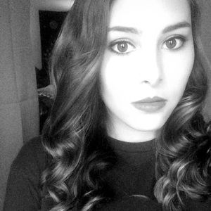 Meet your Posher, Carly