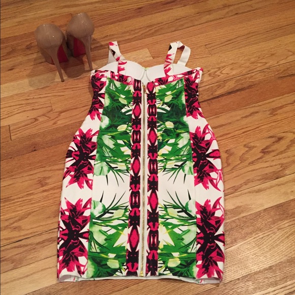 Hottt Bandage Dress! 🔥 - Picture 4 of 5