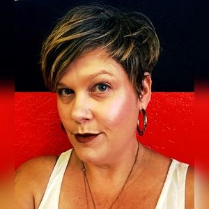 Meet your Posher, Joni