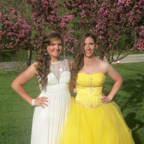 Meet your Posher, Cierra - Picture 4 of 4