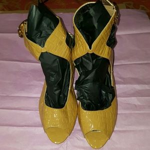 Open toe, ankle wrap heels