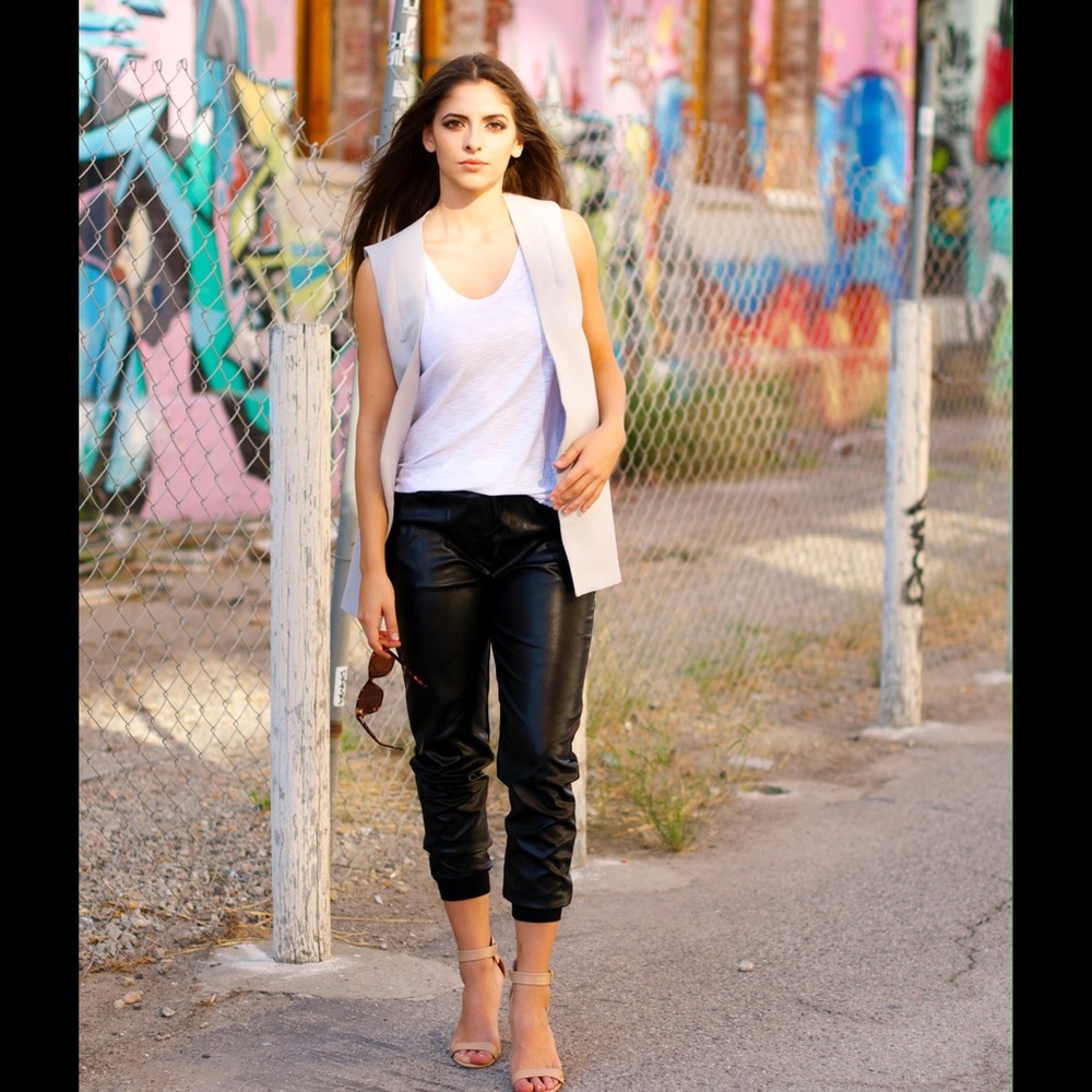 Sleeveless Gray Blazer/Vest - Picture 3 of 7