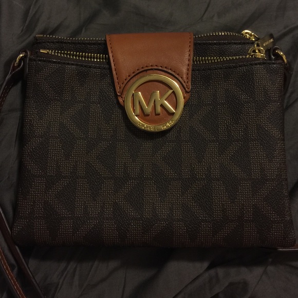 Michael Kors Logo Large Crossbody (brown)