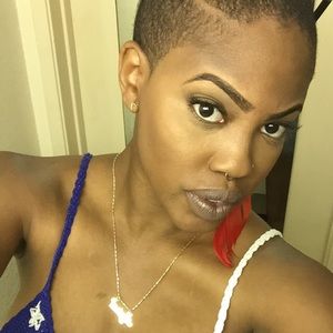 Meet your Posher, Ayisat