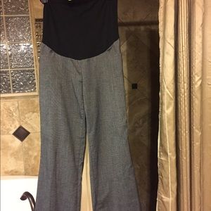 Maternity pants size small(2-4)
