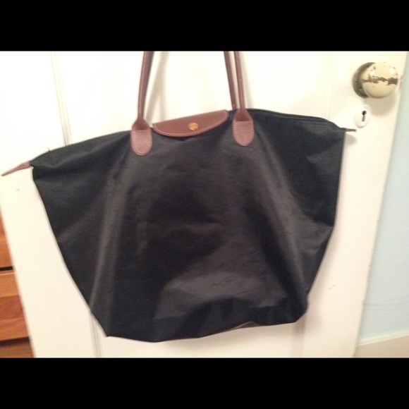 black longchamp bag