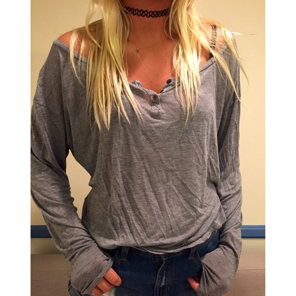 ❌SOLD ON Ⓜ️❌Grey Brandy Melville Long Sleeve Shirt
