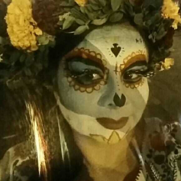 Meet your posher, Claudia - Picture 4 of 4