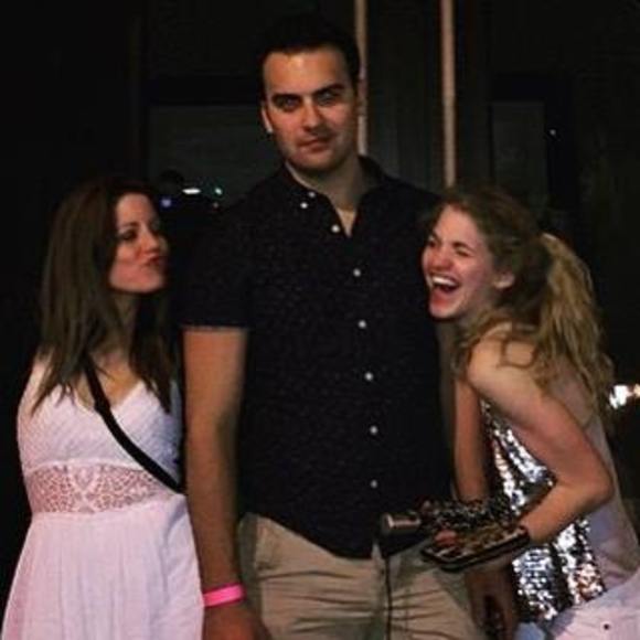 Meet your Posher, Rachel - Picture 1 of 1