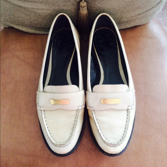 Authentic Burberry Cream Loafers - Picture 2 of 2