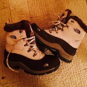 North face waterproof boot fur