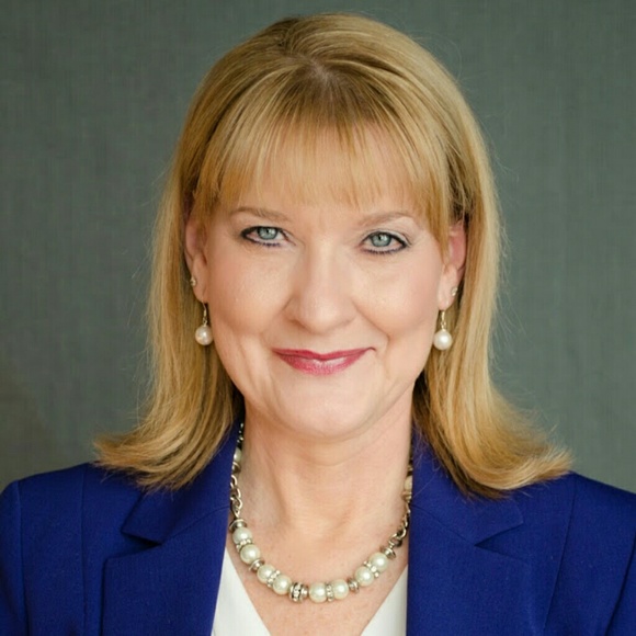 Meet your Posher, Pamela