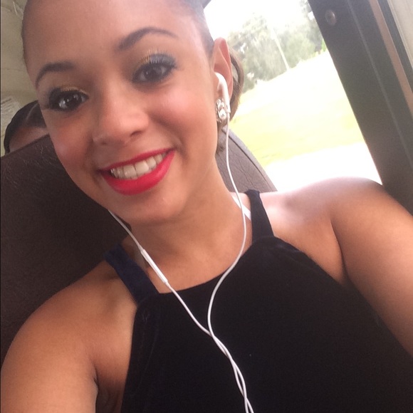 Meet your Posher, Ajianna - Picture 1 of 1