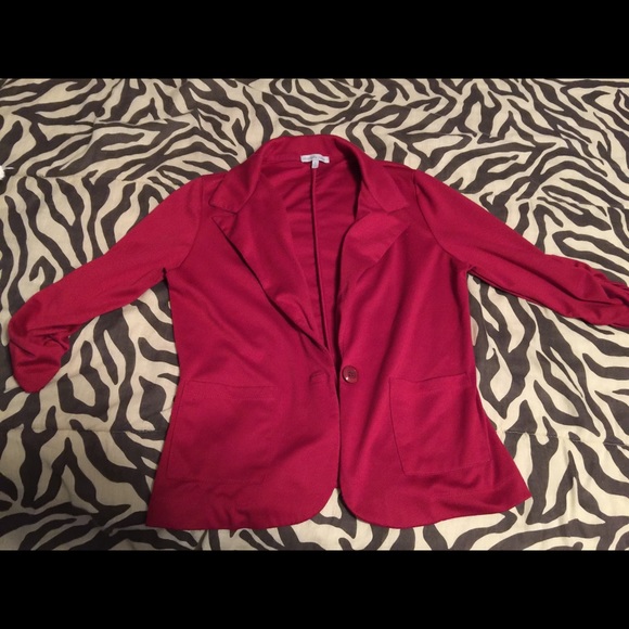 Quarter sleeve blazer