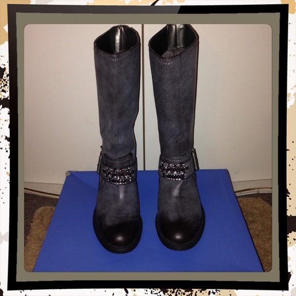 VERA WANG Shoes - Vera Wang Boots SVDAISHA JUST LOWERED😀