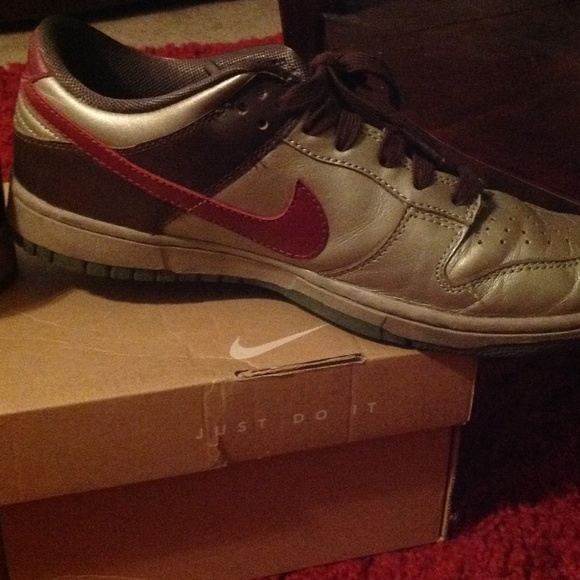Nikes - Picture 2 of 2