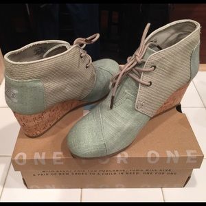 TOMS Agate Burlap Textured Desert Wedge