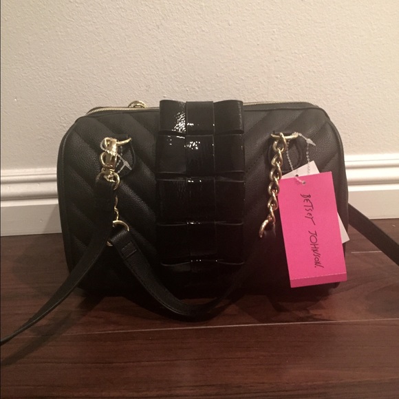 Betsey Johnson Handbags - 🔴FINAL 2 DAYS🔴Betsey Johnson Black Purse