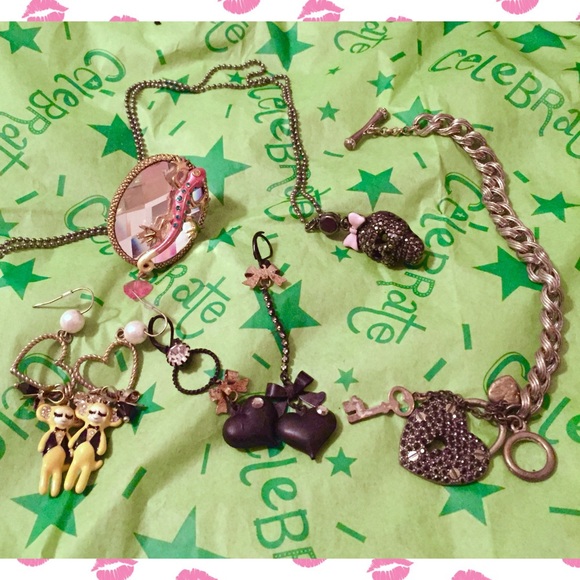 5 pc. Betsey Johnson LOT 🎀 Jewelry