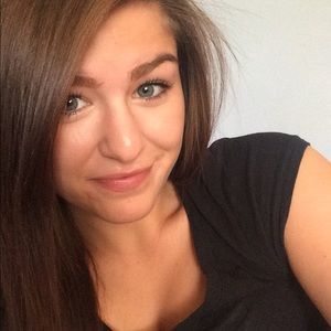 Meet your Posher, Courtney