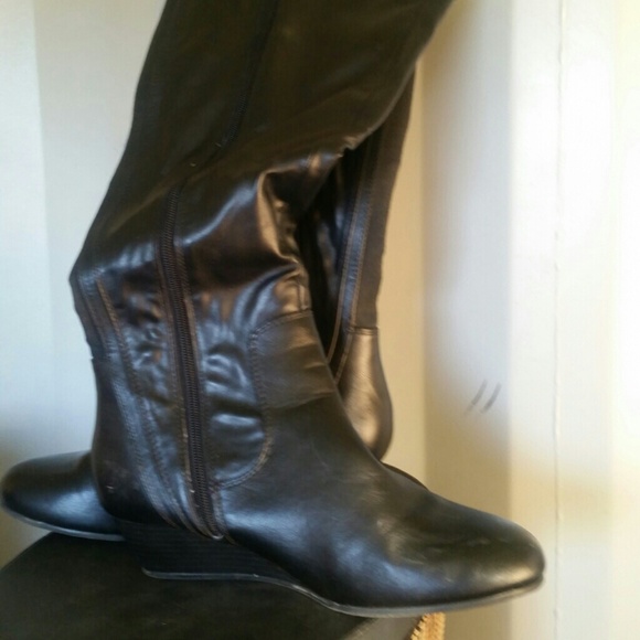 Black boots size 9