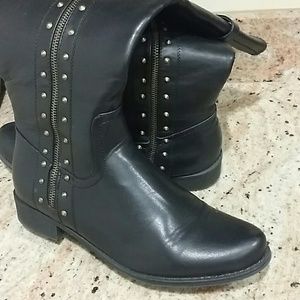 Black Boots perfect For Women  With Wide Calves