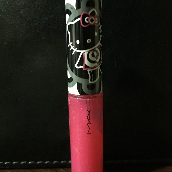 🚫SOLD MAC Hello Kitty "NICE KITTY" Lipglass.🅿️25