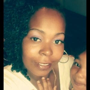 Meet your Posher, Carlotta