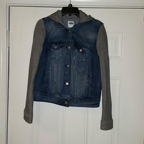Denim jacket with sleeves