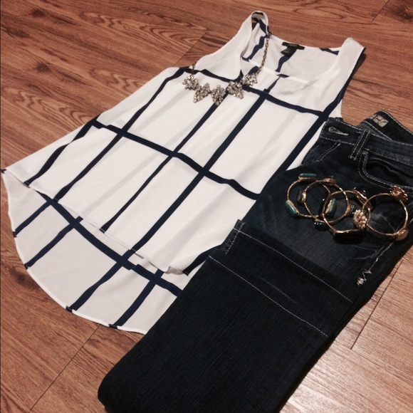 🚫SOLD🚫 Striped high lo shirt