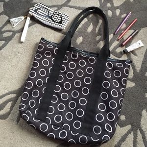 ‼️LOWEST‼️ Black and white tote