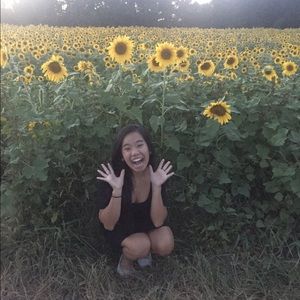 Meet your Posher, Jenn